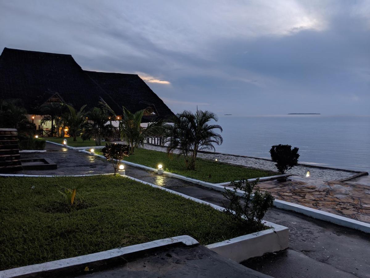 Amaan Ocean Hotel Kihinani Bububu Esterno foto